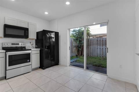 540 NE 5th Ter, Florida City FL - photo 6 of 18