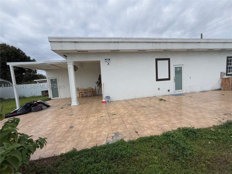 3 bedroom SingleFamilyResidence at 12202 SW 216th St, Flamingo Park, Miami — photo 2