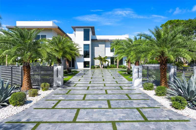 5 bedroom SingleFamilyResidence at 7301 SW 173rd St, Del Mar Edge, Palmetto Bay — photo 3