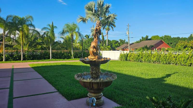 5 bedroom SingleFamilyResidence at 16400 SW 173rd Ave, Redland, Miami — photo 5