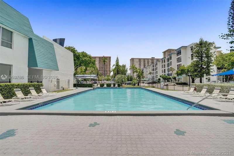 1 bedroom Condominium at 200 177th Dr 416, Avila Condo, Sunny Isles Beach — photo 1