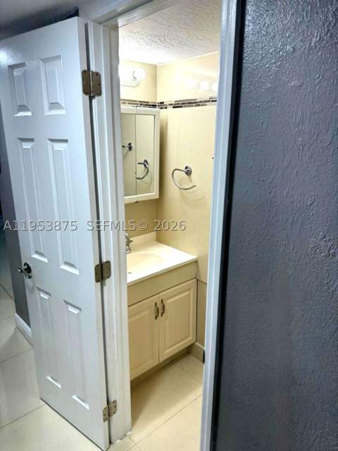5461 W 24th Ave 25, Hialeah FL - photo 11 of 21