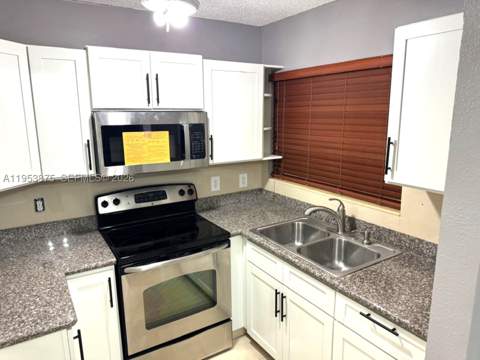 5461 W 24th Ave 25, Hialeah FL - photo 14 of 21