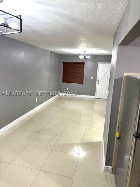 5461 W 24th Ave 25, Hialeah FL - photo 7 of 21