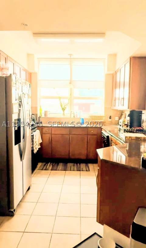 2000 N Bayshore Dr 801, Miami FL - photo 8 of 11