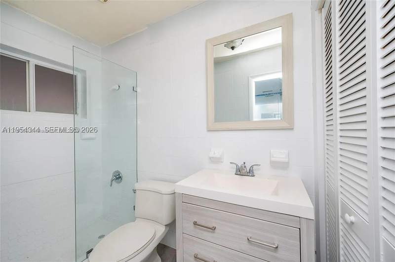5 bedroom SingleFamilyResidence at 11950 SW 182nd Ter, South Miami Heights Addn, Miami — photo 2