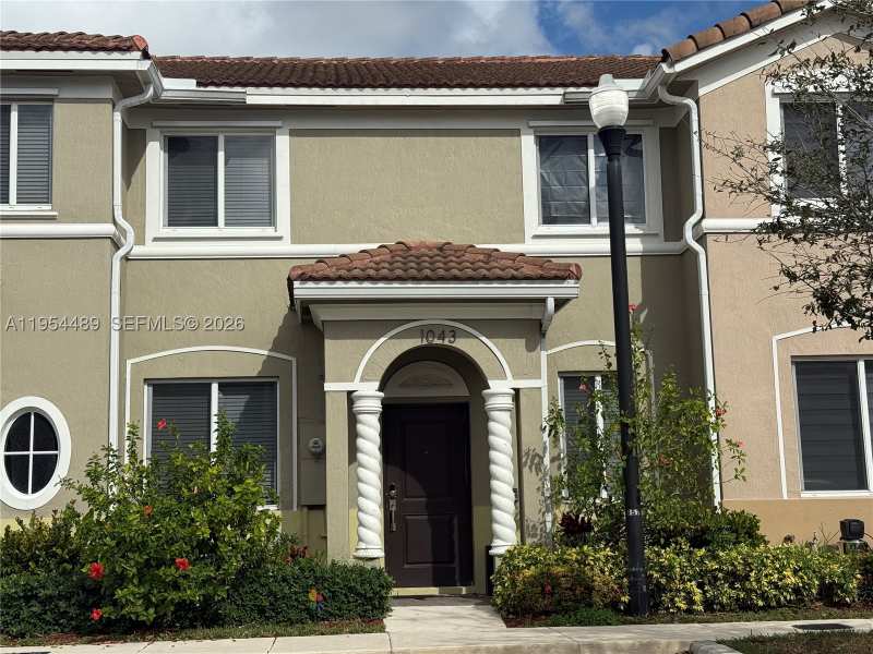 3 bedroom Townhouse at 1043 SE 24th Ave, Towns At Seascape, Homestead — photo 1