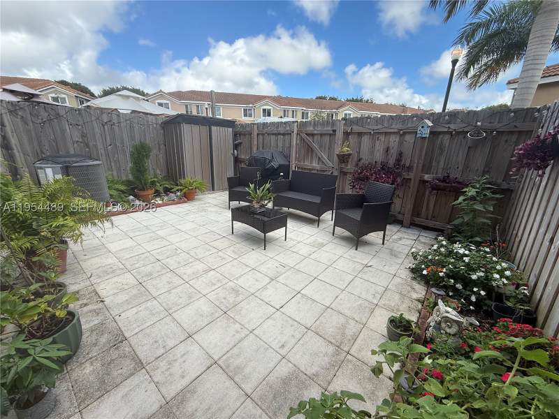 3 bedroom Townhouse at 1043 SE 24th Ave, Towns At Seascape, Homestead — photo 4