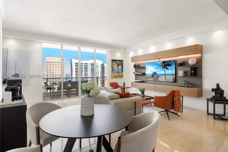 3 bedroom Condominium at 901 Brickell Key Blvd 3706, Carbonell Condo, Miami — photo 2