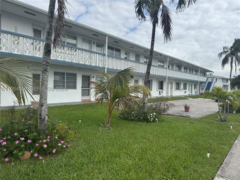 1 bedroom Condominium at 55 NW 204th St 1, Ro-Mont Gardens Andover B, Miami Gardens — photo 3