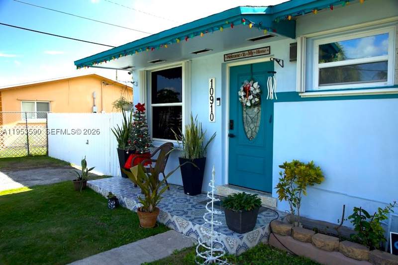 4 bedroom SingleFamilyResidence at 10910 SW 217th Ter, Lincoln City Sec A, Miami — photo 3