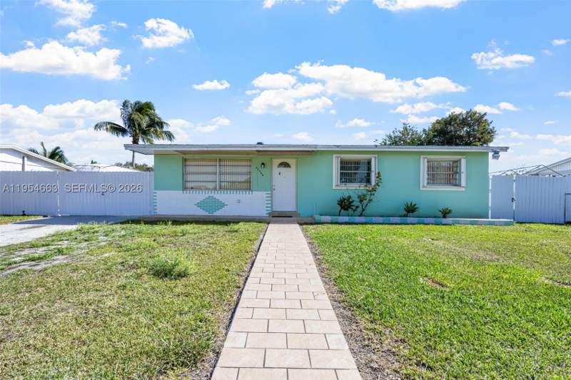 3 bedroom SingleFamilyResidence at 30345 SW 158th Ct, Newton Heights, Homestead — photo 4