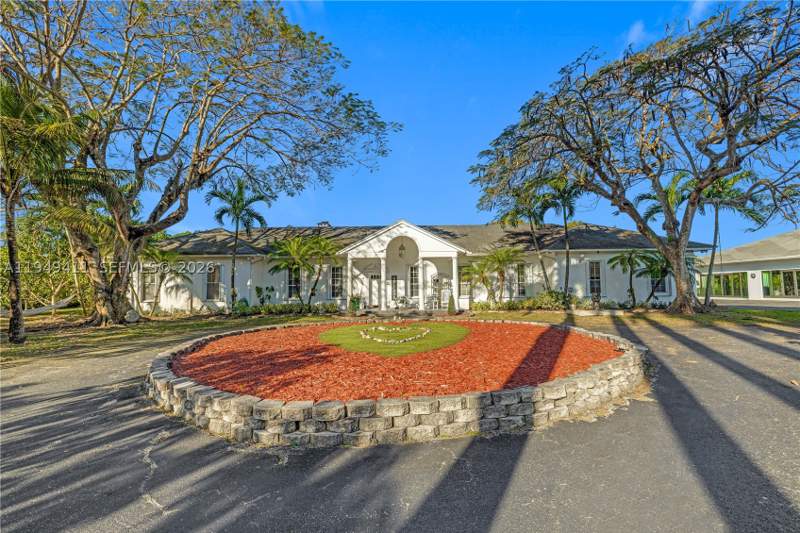 6 bedroom SingleFamilyResidence at 27950 SW 182nd Ave, Redland Estate, Homestead — photo 2