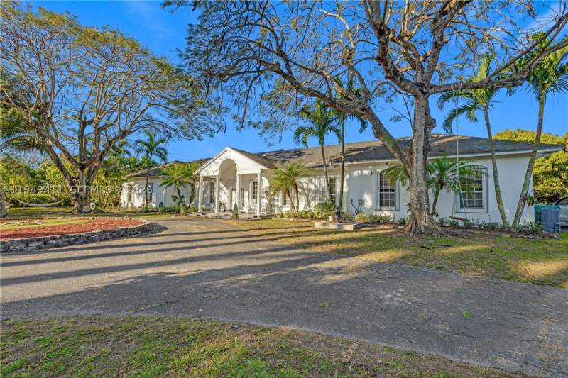 6 bedroom SingleFamilyResidence at 27950 SW 182nd Ave, Redland Estate, Homestead — photo 3