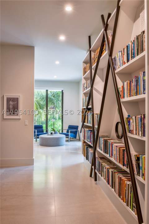 11050 SW 69th Ave, Pinecrest FL - photo 23 of 31