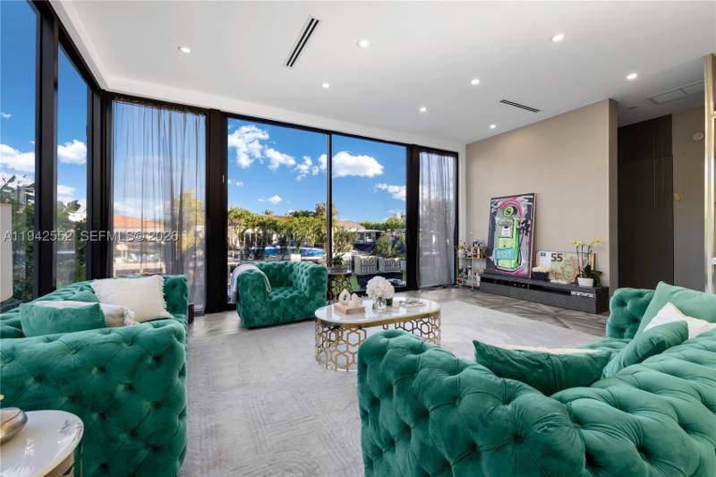 4 bedroom SingleFamilyResidence at 8005 Noremac Ave, Biscayne Point, Miami Beach — photo 5