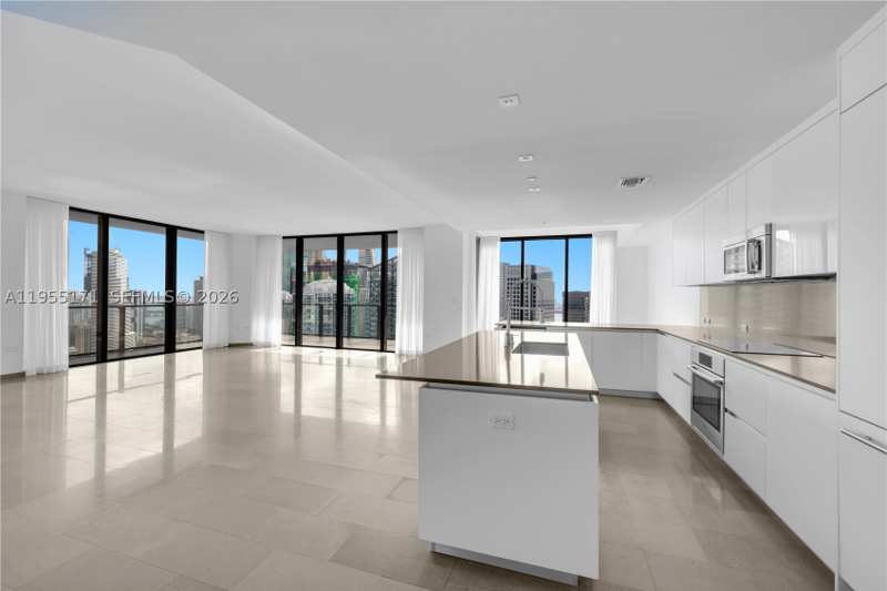 4 bedroom Condominium at 88 SW 7th St 3711, Rise Condo, Miami — photo 1