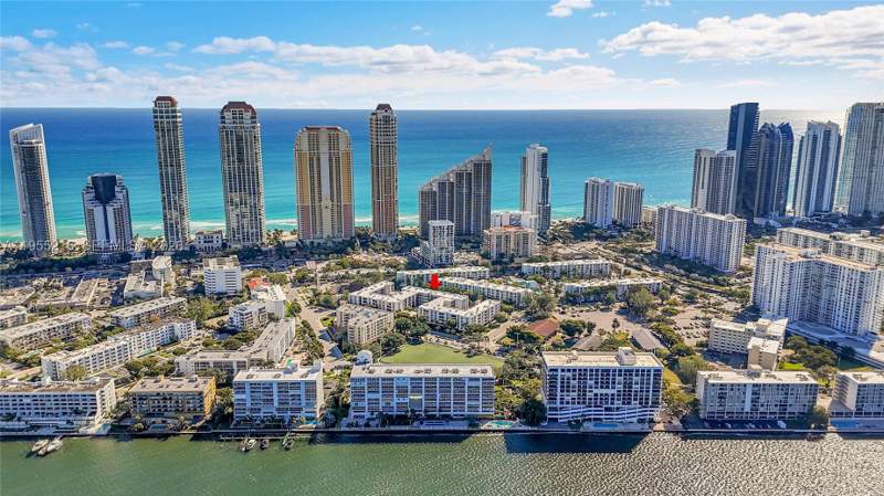1 bedroom Condominium at 201 178th Dr 308, Le Cartier Condo, Sunny Isles Beach — photo 2