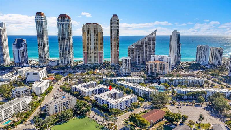 1 bedroom Condominium at 201 178th Dr 308, Le Cartier Condo, Sunny Isles Beach — photo 4