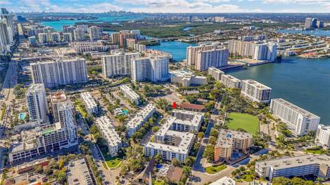 201 178th Dr 308, Sunny Isles Beach FL - photo 7 of 30
