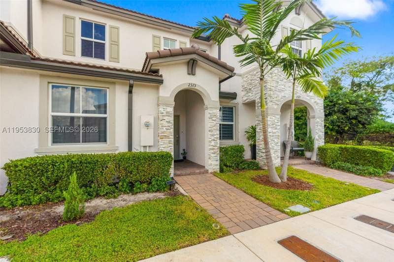 3 bedroom Townhouse at 2313 NW 122nd Ter, Westview Park Sec 1, Miami — photo 3