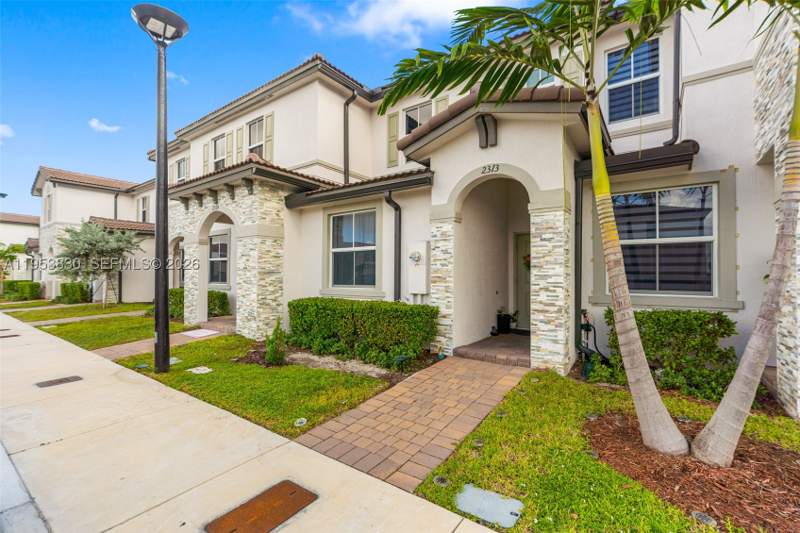 3 bedroom Townhouse at 2313 NW 122nd Ter, Westview Park Sec 1, Miami — photo 4