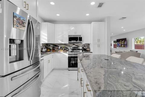 3176 NE 4 Street, Homestead FL - photo 7 of 36