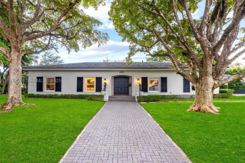 5 bedroom SingleFamilyResidence at 680 Buttonwood Ln, BAY POINT, Miami — photo 1