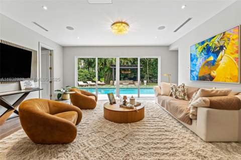 680 Buttonwood Ln, Miami FL - photo 7 of 66