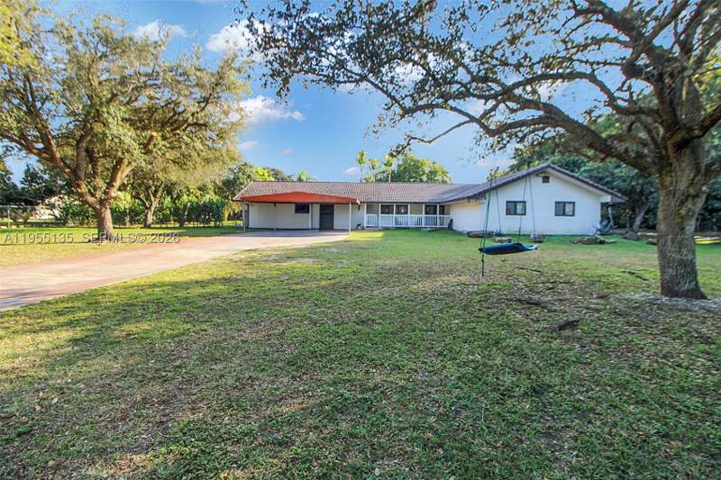 4 bedroom SingleFamilyResidence at 18280 SW 202nd St, Redlans, Miami — photo 4