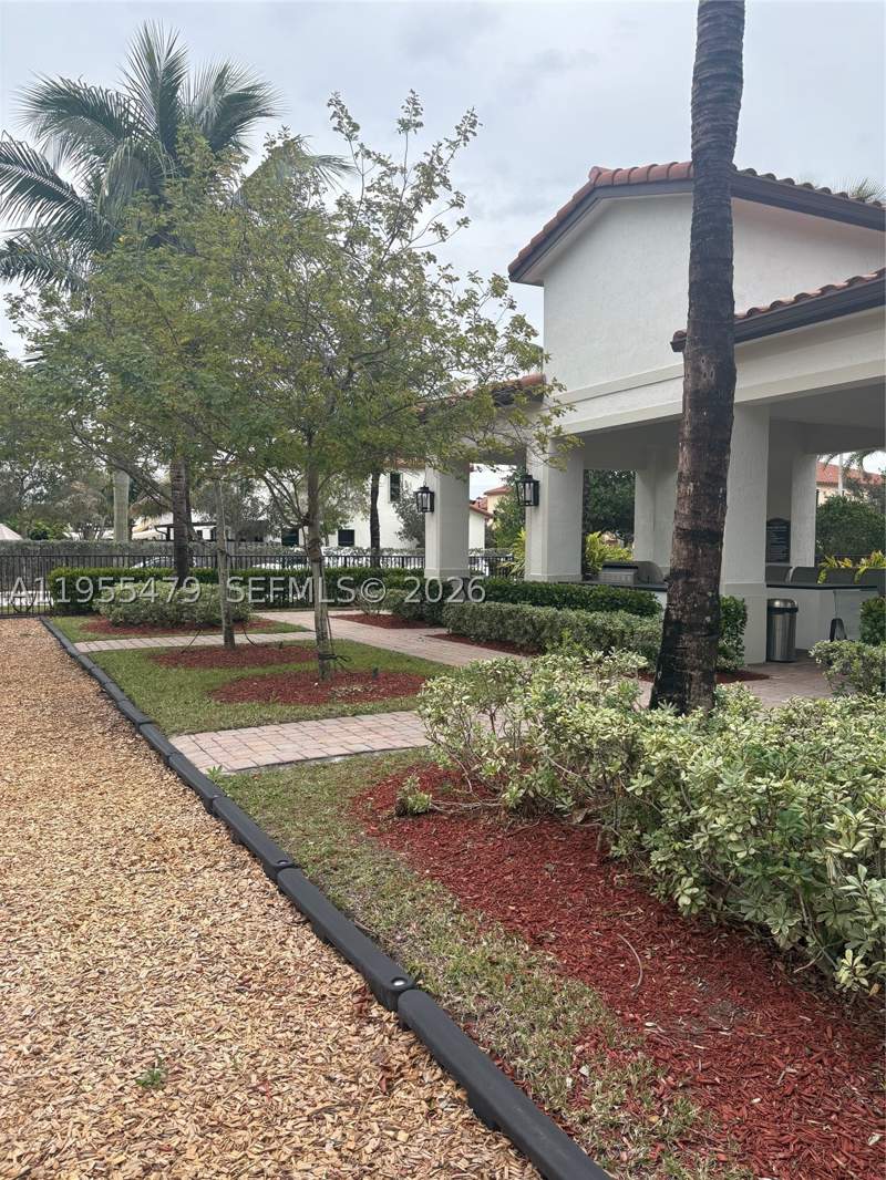 4 bedroom SingleFamilyResidence at 15062 SW 177th Ter, Venetian Parc, Miami — photo 4