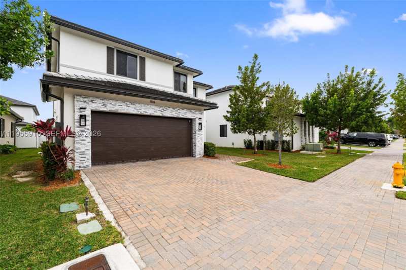 4 bedroom SingleFamilyResidence at 8086 NW 47th Ter, Canarias East, Doral — photo 1