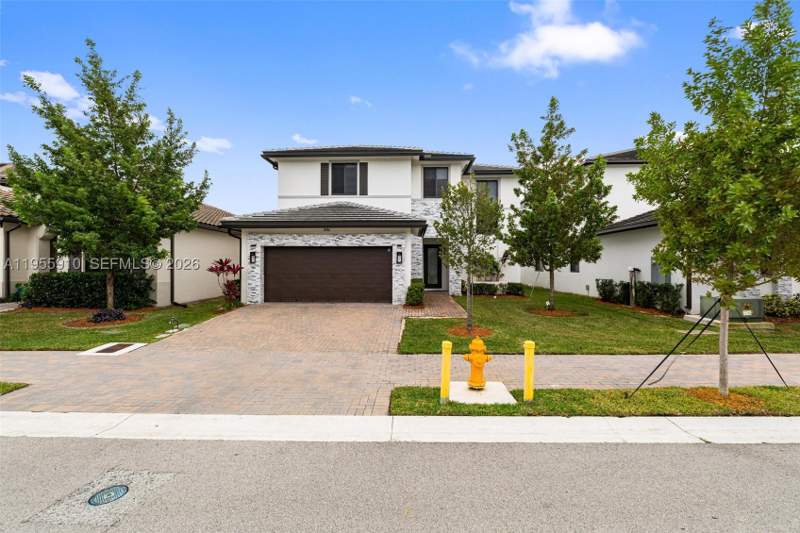 4 bedroom SingleFamilyResidence at 8086 NW 47th Ter, Canarias East, Doral — photo 3