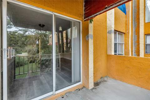 17901 NW 68th Ave T206, Hialeah FL - photo 21 of 27