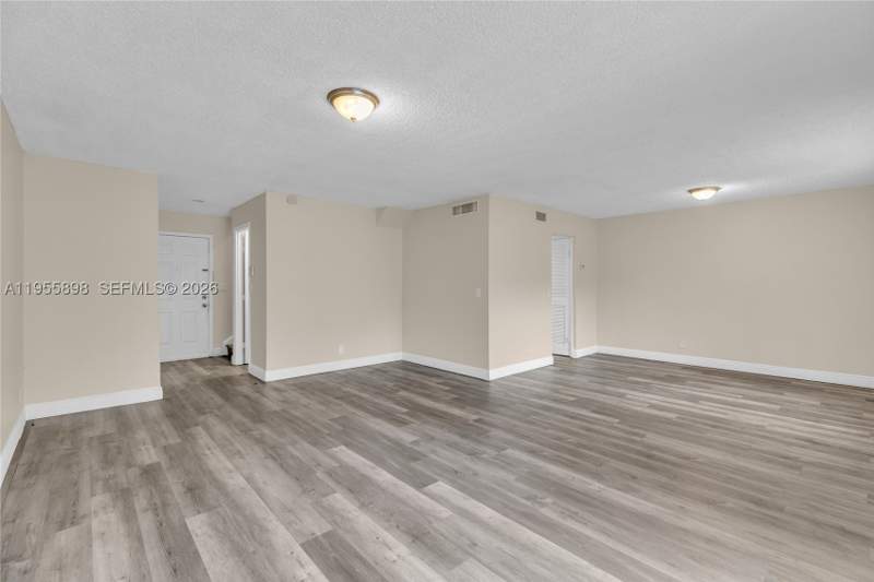 2 bedroom Condominium at 17901 NW 68th Ave T206, Venetian Gardens At Count, Hialeah — photo 3