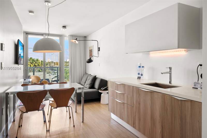1 bedroom Condominium at 1215 West Ave 408, Bay View Sub, Miami Beach — photo 2