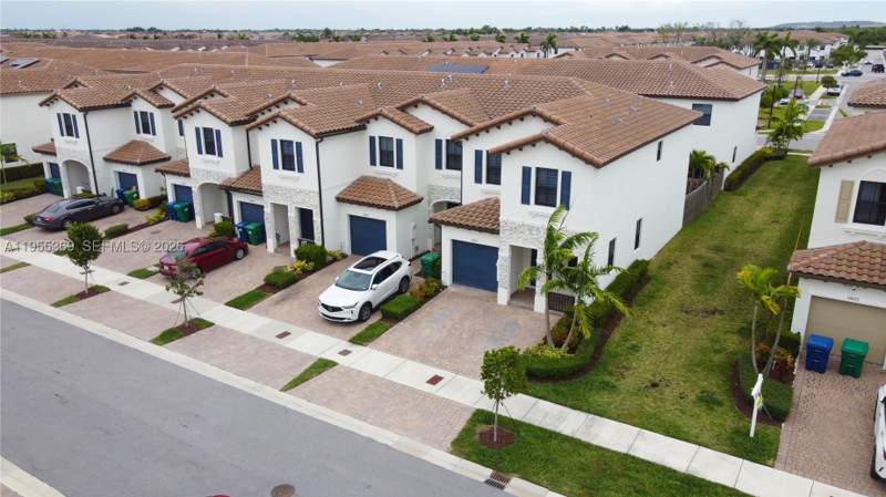 4 bedroom Townhouse at 24671 SW 119th Pl, Silver Palm Residential H, Homestead — photo 4