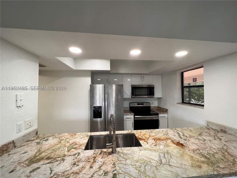 2 bedroom Condominium at 16220 NW 2nd Ave 511, Parkway Grove Condo Par, Miami — photo 2