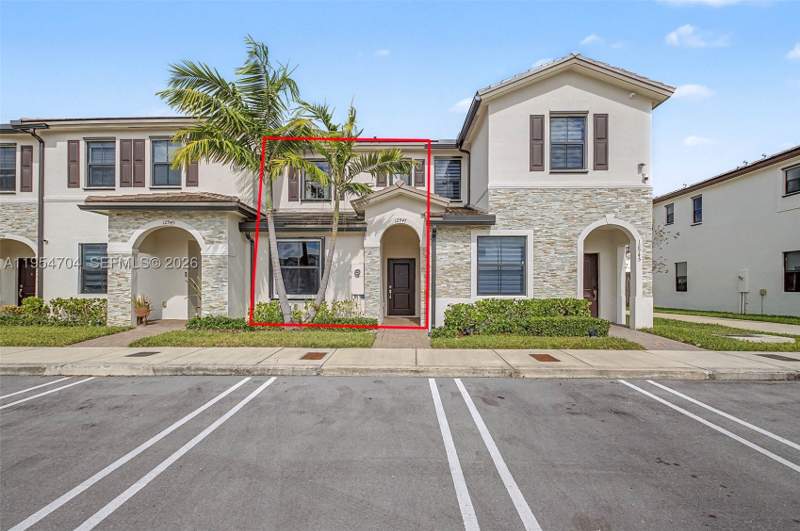 3 bedroom Townhouse at 12947 SW 234th St, Sienna Reserve South, Homestead — photo 2