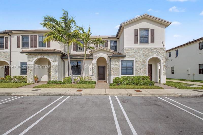 3 bedroom Townhouse at 12947 SW 234th St, Sienna Reserve South, Homestead — photo 5