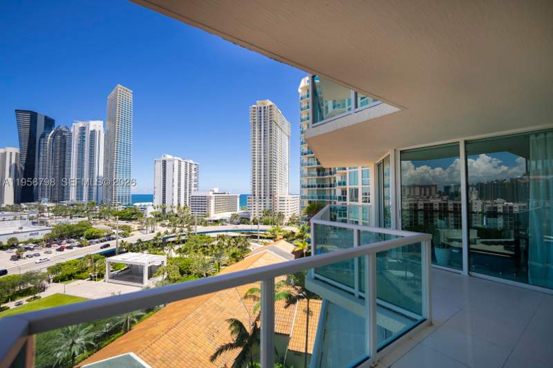 3 bedroom Condominium at 200 Sunny Isles Blvd 2-1101, St Tropez On The Bay II C, Sunny Isles Beach — photo 4