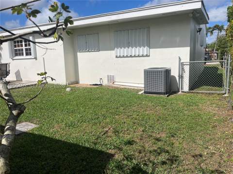 9026 SW 34 St, Miami FL - photo 8 of 9