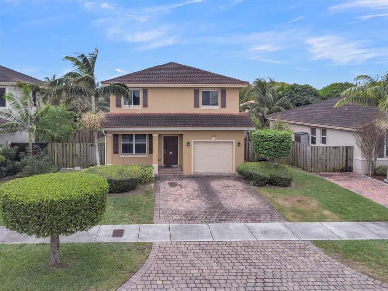 5 bedroom SingleFamilyResidence at 11050 SW 225th Terrace, Glenwood Park Estates, Miami — photo 2