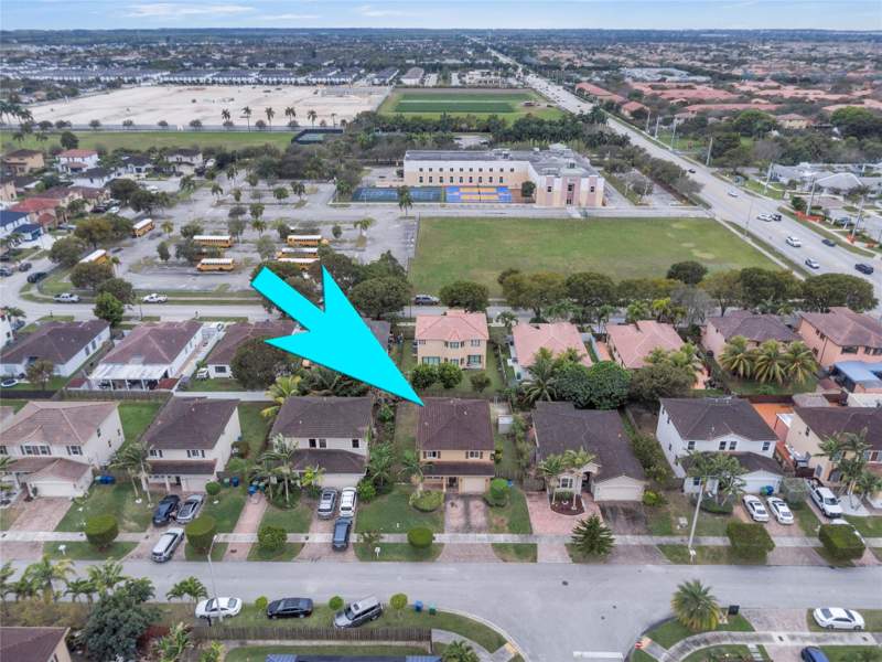 5 bedroom SingleFamilyResidence at 11050 SW 225th Terrace, Glenwood Park Estates, Miami — photo 5