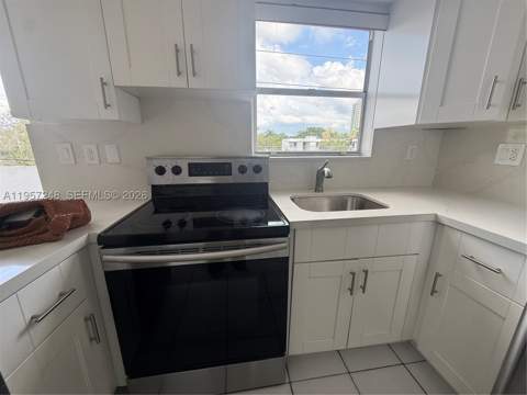 3052 SW 27th Ave 301, Miami FL - photo 6 of 16