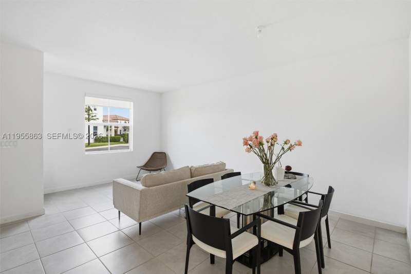 3 bedroom Townhouse at 12176 NW 23rd Path, Golf Park Sec 1, Miami — photo 5