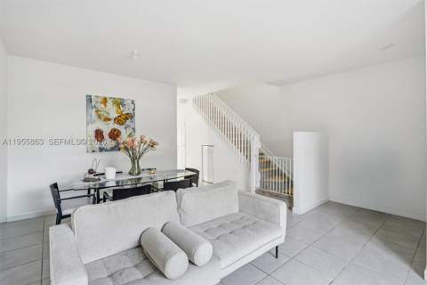 12176 NW 23rd Path, Miami FL - photo 6 of 35