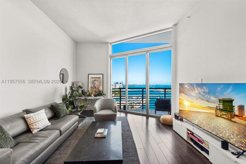 1 bedroom Condominium at 335 S Biscayne Blvd Uph-10, One Miami East Condo, Miami — photo 2