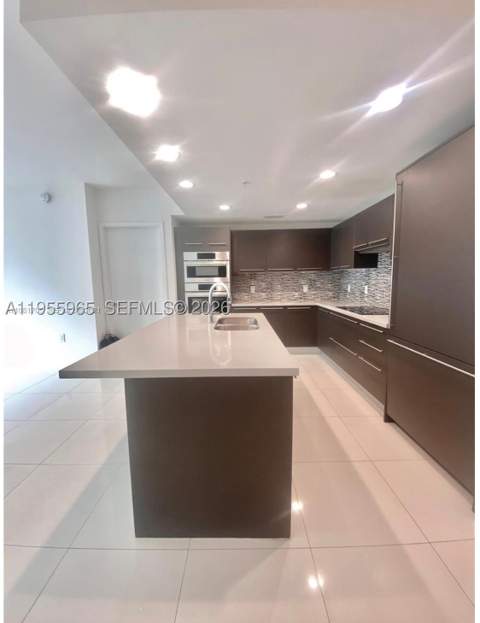 7661 NW 107th Ave 407, Doral FL - photo 10 of 12