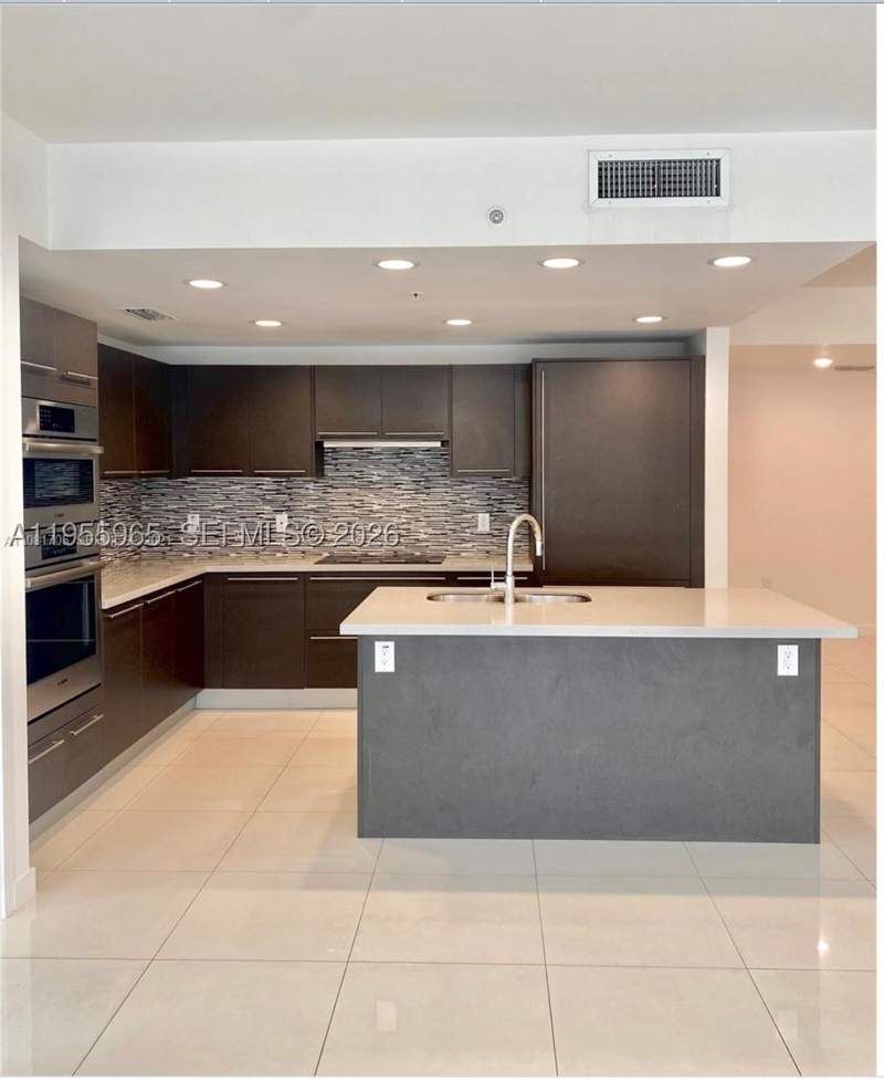 3 bedroom Condominium at 7661 NW 107th Ave 407, Grand Bay Commons South, Doral — photo 3